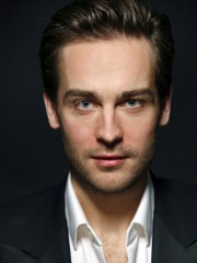 TM0629SPOTLIGHTacccc.com_